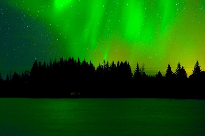 Northern Lights Tour With Icelandic Snacks and Hot Chocolate - Inclusions and Exclusions