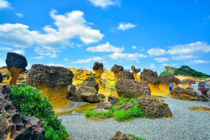 Northern Taiwan Private Adventure: Yehliu, Jiufen, & Pingxi - Getting to the Tour