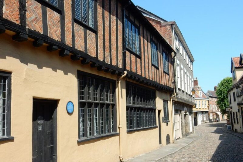 Norwich: Quirky Self-Guided Smartphone Heritage Walks - Discovering the Canary Connection