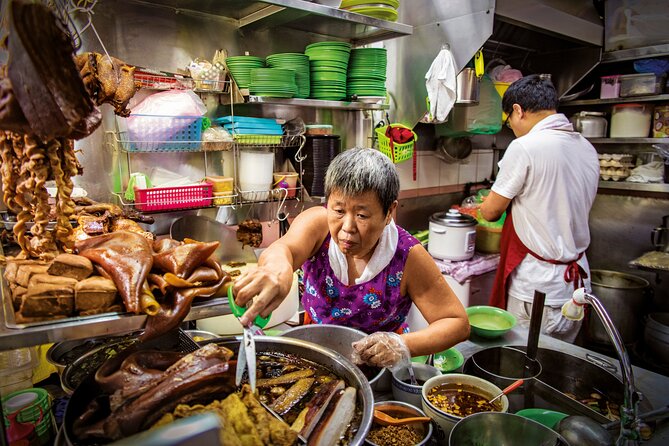 Nostalgic Chinatown of Singapore - Tour Details