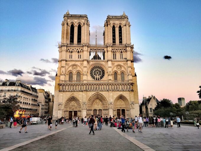 Notre-Dame Outside Île De La Cité & St Severin Private Tour - What to Expect on the Tour