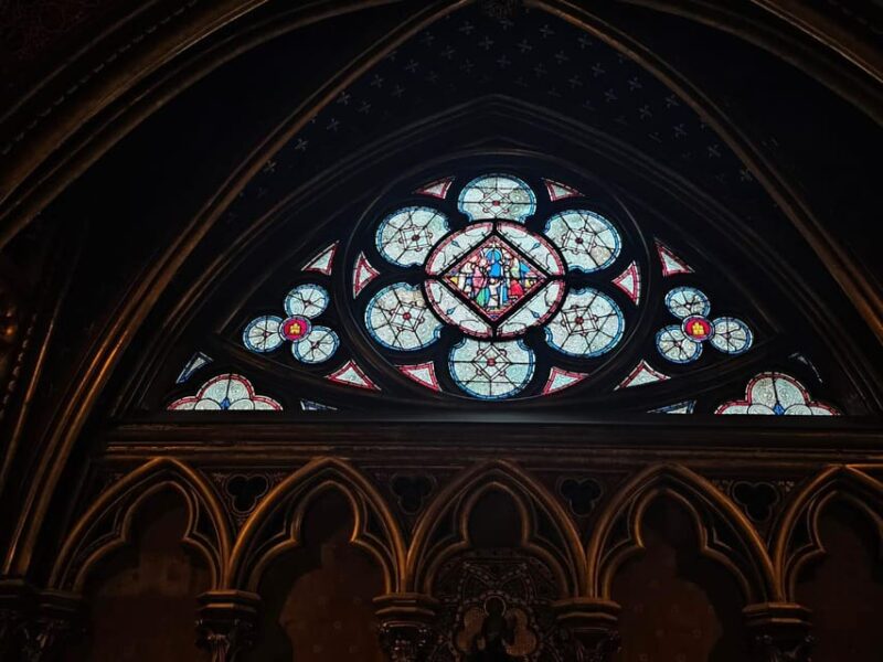 Notre Dame Paris Outdoor Walking Tour With Crypt Entry. - Group Size and Exclusivity