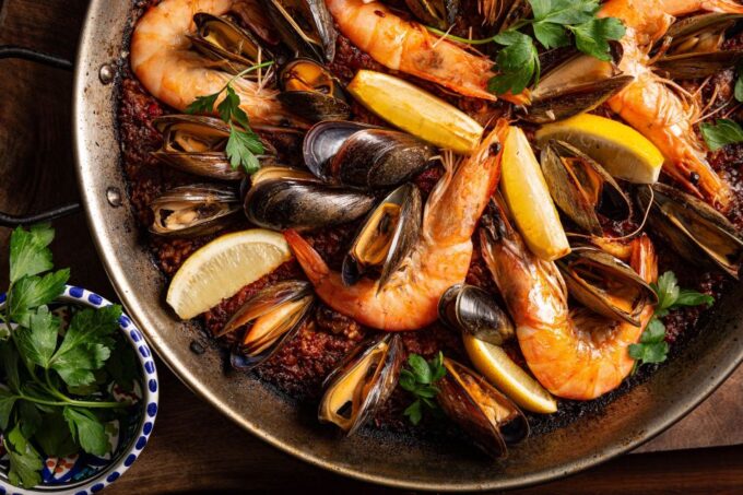 Notting Hill: Taste of Spain Cooking Class - Paella and Dessert