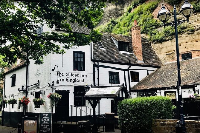 Nottingham and Robin Hood Private Guided Walking Tour - Exploring Nottingham