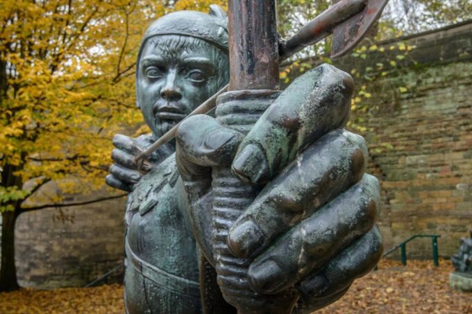 Nottingham: Self-Guided City Sightseeing Treasure Hunt - Meeting Point and Starting Location