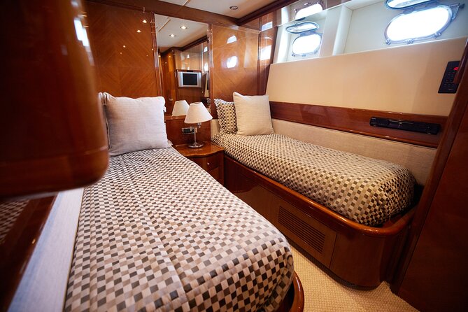 Number Juan 100ft Yacht Azimut Rental - Experience Details