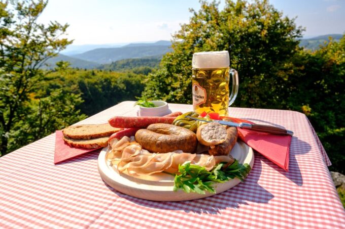 Nuremberg City Tour With Traditional Dinner & Beer - What to Bring