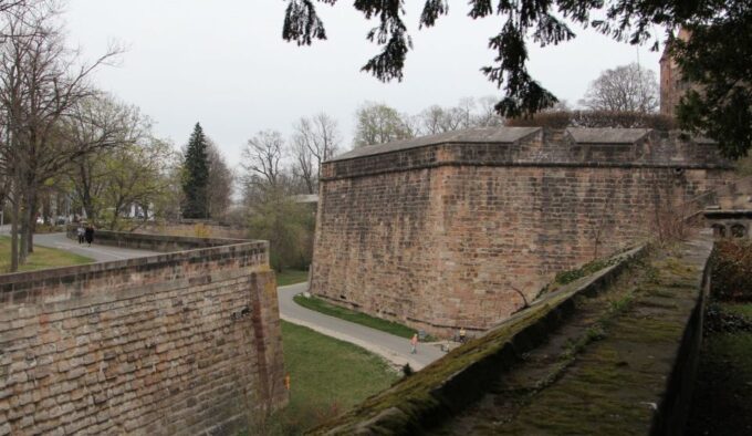 Nuremberg: City Walls Guided Tour - Discovering Secret Passages