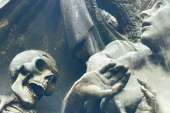 Nuremberg Ghosts and Gallows Evening Walking Tour - Cancellation and Booking Information
