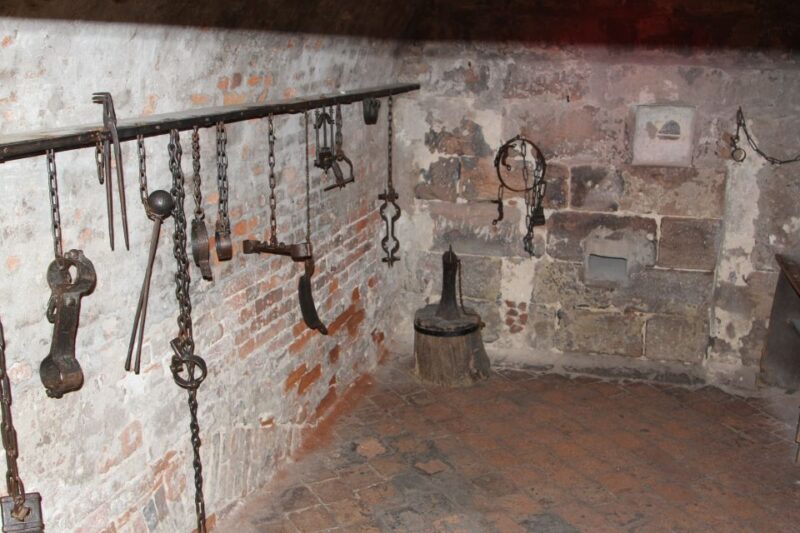 Nuremberg: Medieval Dungeons Guided Tour - Booking and Cancellation