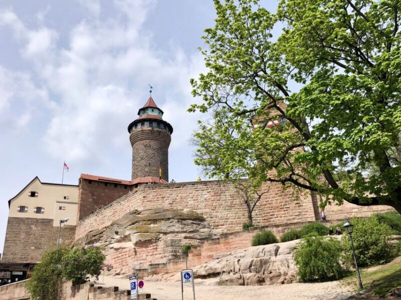 Nuremberg: Private Guided Tour of the Old Town in German - Inclusions and Exclusions