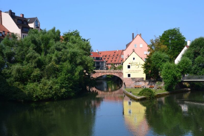 Nuremberg: Private Guided Tour of the Old Town in German - Exploring Nurembergs Old Town