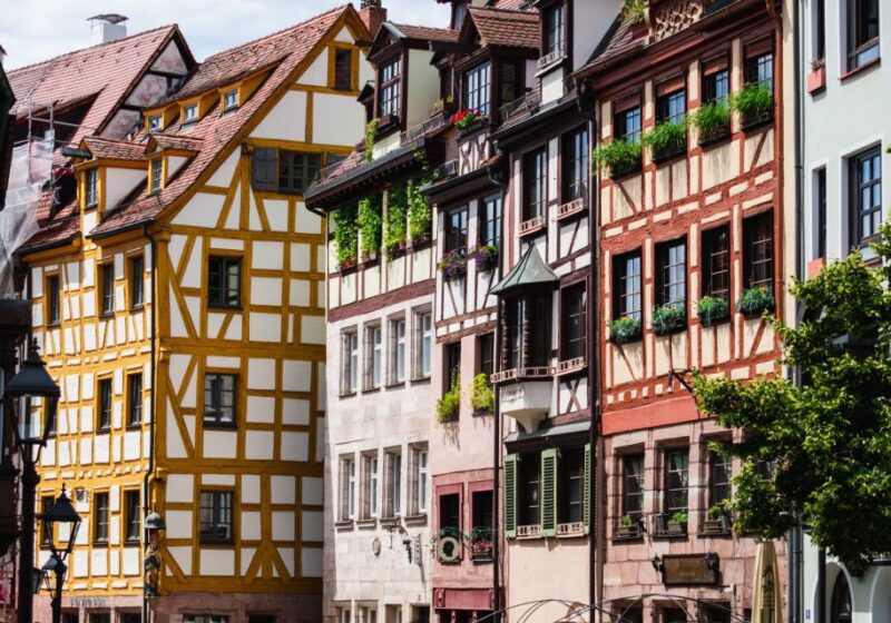 Nuremberg: Scavenger Hunt and City Sights Self-Guided Tour - Key Points