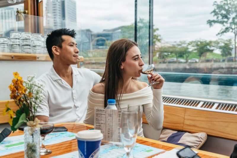 NYC: Around Manhattan Official NYC Architecture Cruise - Onboard Experience and Amenities