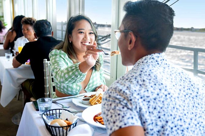 NYC Bottomless Brunch Cruise With Iconic Views - Dining and Beverages