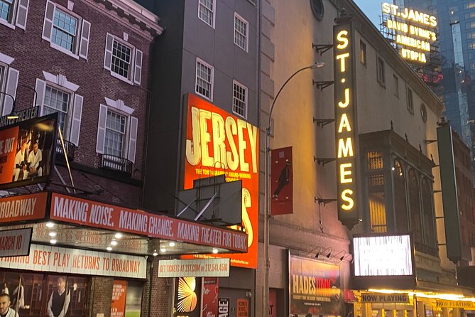 NYC: Broadway Behind The Scenes Including Studio Visit - Experience the Energy of Times Square