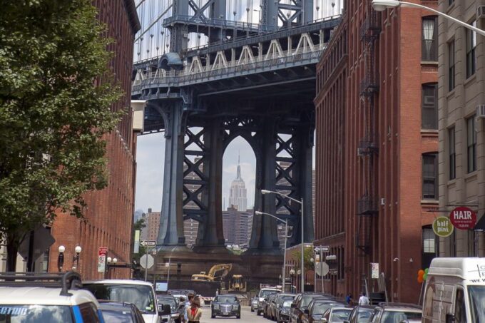NYC: Brooklyn Bridge and Dumbo District Walking Tour - Brooklyn Bridge: Construction and History