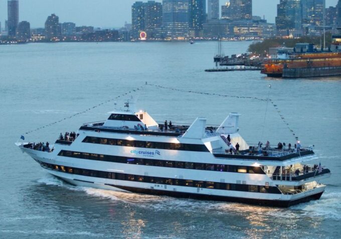 NYC: Christmas Day Buffet Brunch or Dinner Harbor Cruise - Additional Information