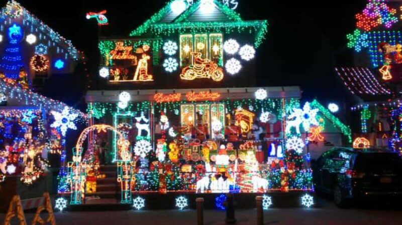 NYC: Christmas Lights and Dyker Heights Tour - An Enthusiastic Look at the Tour Experience