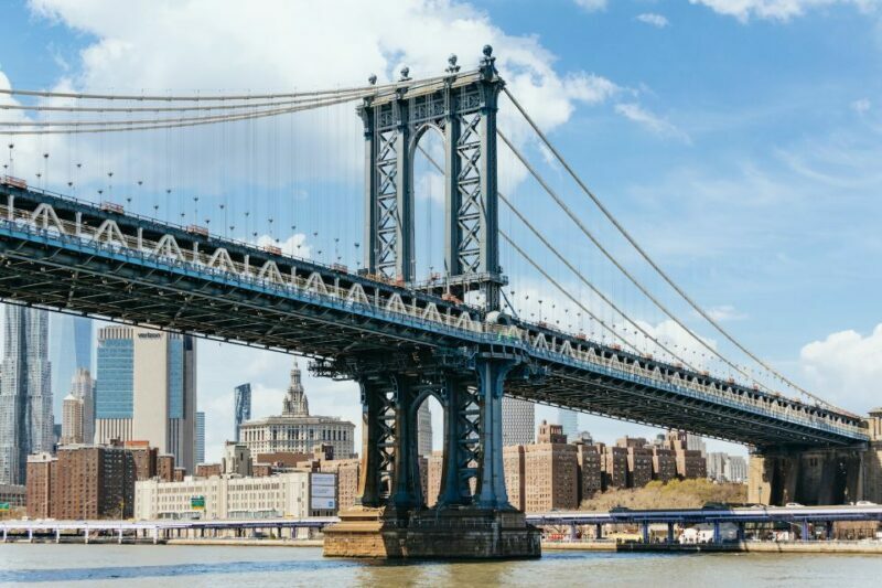 NYC: Circle Line 1.5-Hr Landmarks Skip-The-Box-Office Cruise - The Value of Guided Commentary and Multilingual Options
