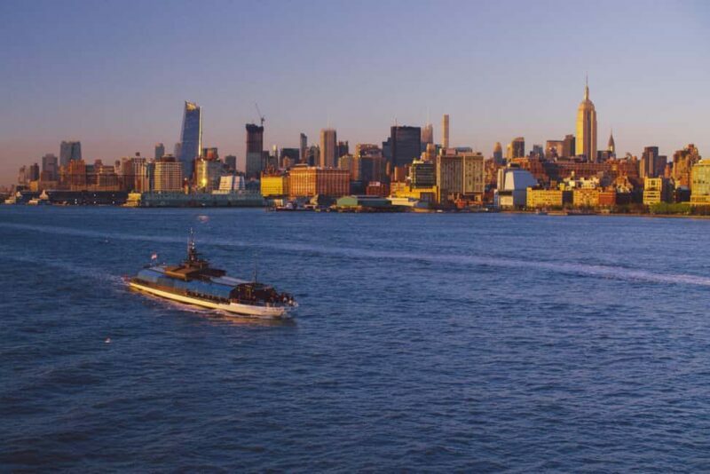 NYC: City Cruises Luxury Brunch, Lunch or Dinner Cruise - The Dining Experience: More Than Just a Meal