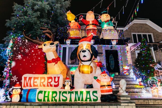 NYC: Dyker Heights Christmas Lights & Skyline View Bus Tour - Important Information