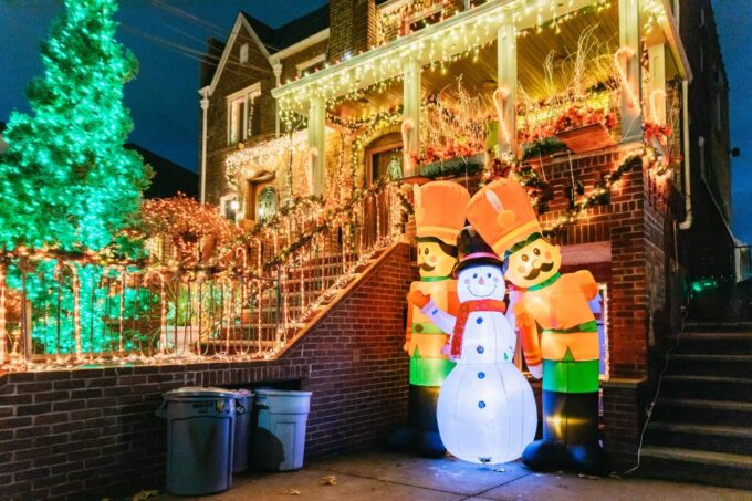 NYC: Dyker Heights Christmas Lights & Skyline View Bus Tour - Directions