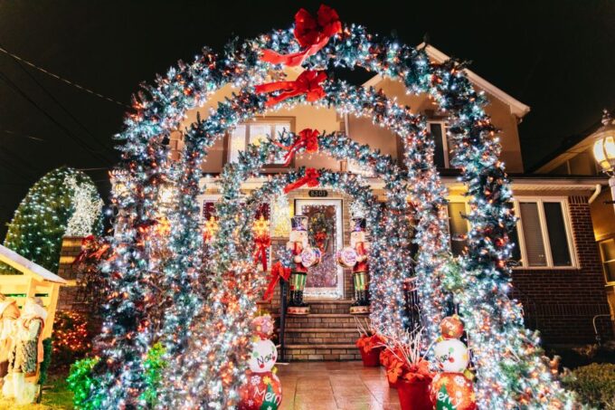 NYC: Dyker Heights Christmas Lights & Skyline View Bus Tour - Frequently Asked Questions