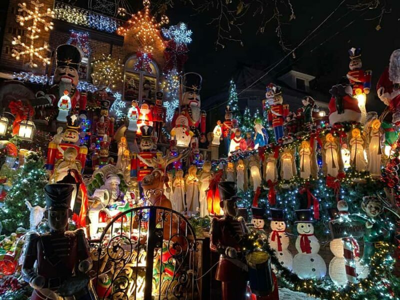 NYC: Dyker Heights Christmas Lights Tour with Guide - Key Points