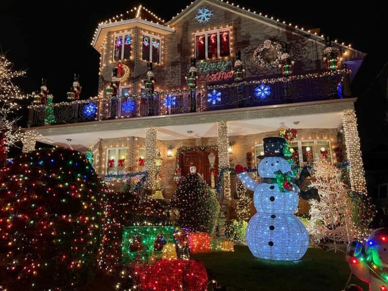 NYC: Dyker Heights Christmas Lights Tour with Guide - Evaluating the Value