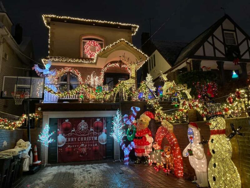 NYC: Dyker Heights Christmas Lights Tour with Guide - Who Should Consider This Tour?