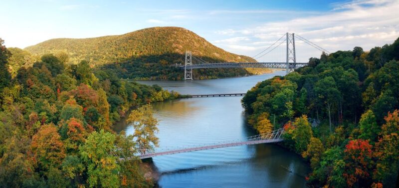 NYC: Fall Foliage Tour On Private Yacht to Palisades Cliffs - Cruise Experience