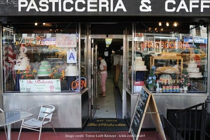 NYC Gangs & Mafia Walk W/Ret. NYPD Detective - Incl 2 Food Stops - Accessibility and Requirements