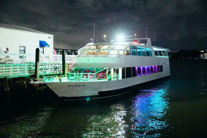 Nyc: Gourmet Dinner Cruise With Live Music - Customer Feedback Highlights