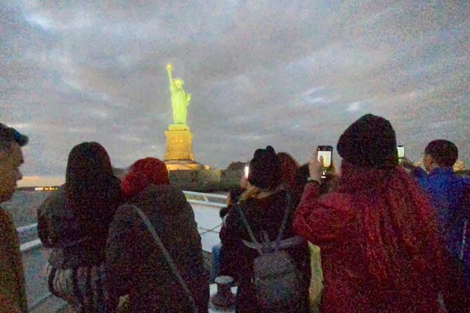 NYC: Happy Hour Sightseeing Cruise With Cash Bar - Cruise Duration and Itinerary