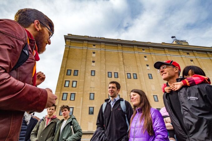 NYC: High Line, Chelsea, & Meatpacking District Walking Tour - Exploring the High Line