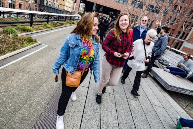 NYC: High Line, Chelsea, & Meatpacking District Walking Tour - Visiting Chelsea Market