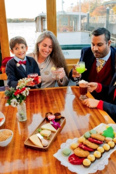 Nyc: Holiday Yacht Cruise With Jazz, Cocoa & Carols - Highlights of the Cruise