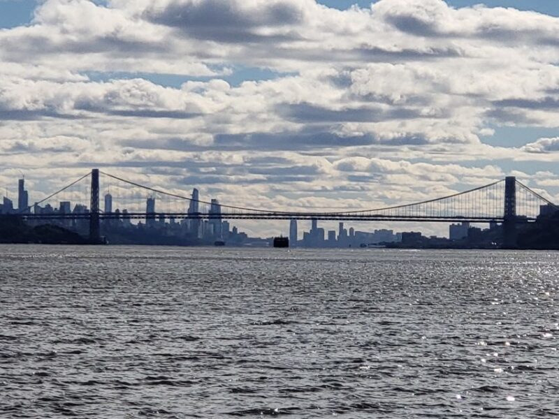 NYC: Hudson River Fall Foliage Sailing Trip - Included Offerings