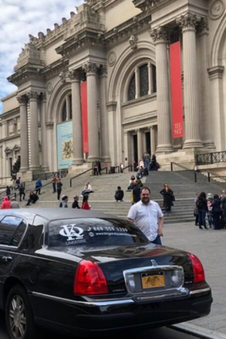 NYC Limousine Tour By Stretch Limo-King And Queen Limo NYC - Champagne Service