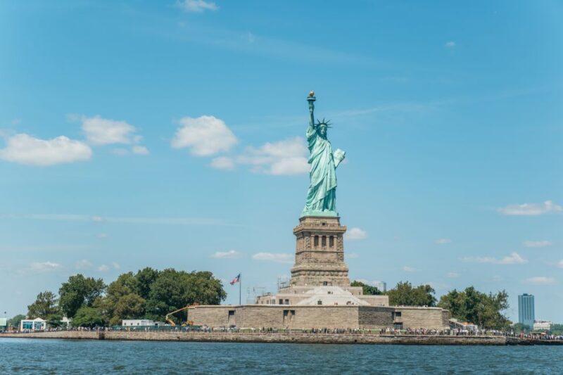 NYC: Luxury Brunch, Lunch or Dinner Harbor Cruise - Key Points