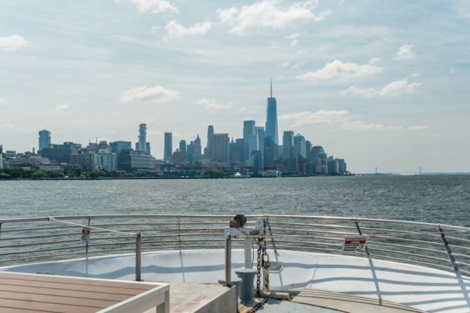NYC: Luxury Brunch, Lunch or Dinner Harbor Cruise - Smoking Policy and Outdoor Areas