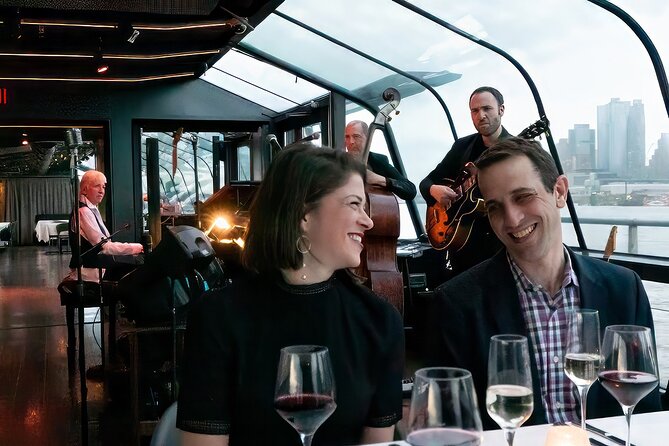 NYC New Years Eve Luxury Bateaux Plated Dinner Cruise - Key Points