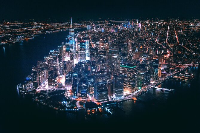 NYC: Party at the Best Rooftops and Clubs in New York City - Vibrant Nightclub Atmosphere