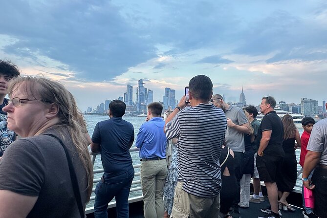 NYC Party Cruise With Light Narration - Guest Feedback and Reviews