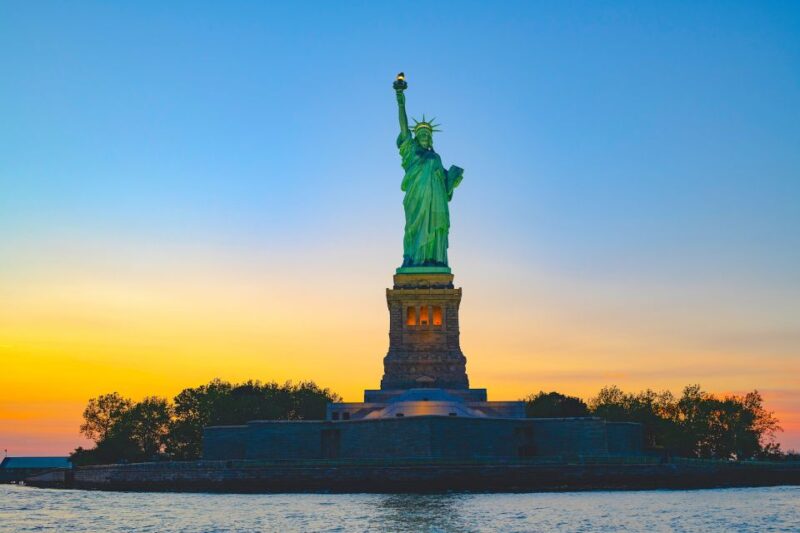 NYC: Private Sailing Tour to Statue of Liberty - Experience and Itinerary