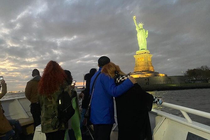 NYC Skyline Lights Happy Hour and Cash Bar - Amenities on Board