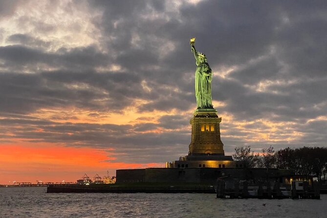 NYC Skyline Lights Happy Hour and Cash Bar - Guest Reviews and Feedback