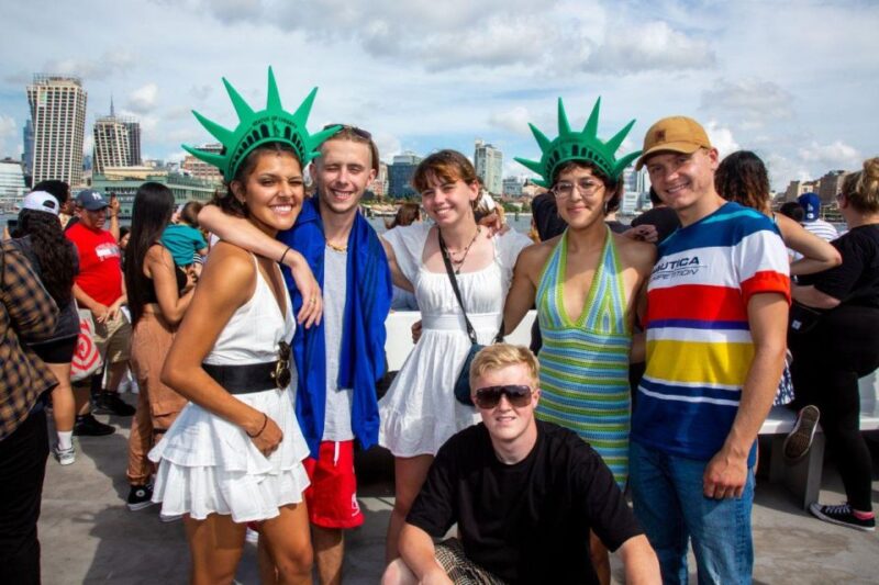 NYC: Statue of Liberty & Brooklyn Bridge Cruise - Cruise Experience