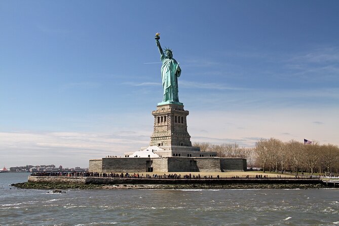 NYC: Statue of Liberty Dinner Cruise - Meeting Point and Accessibility